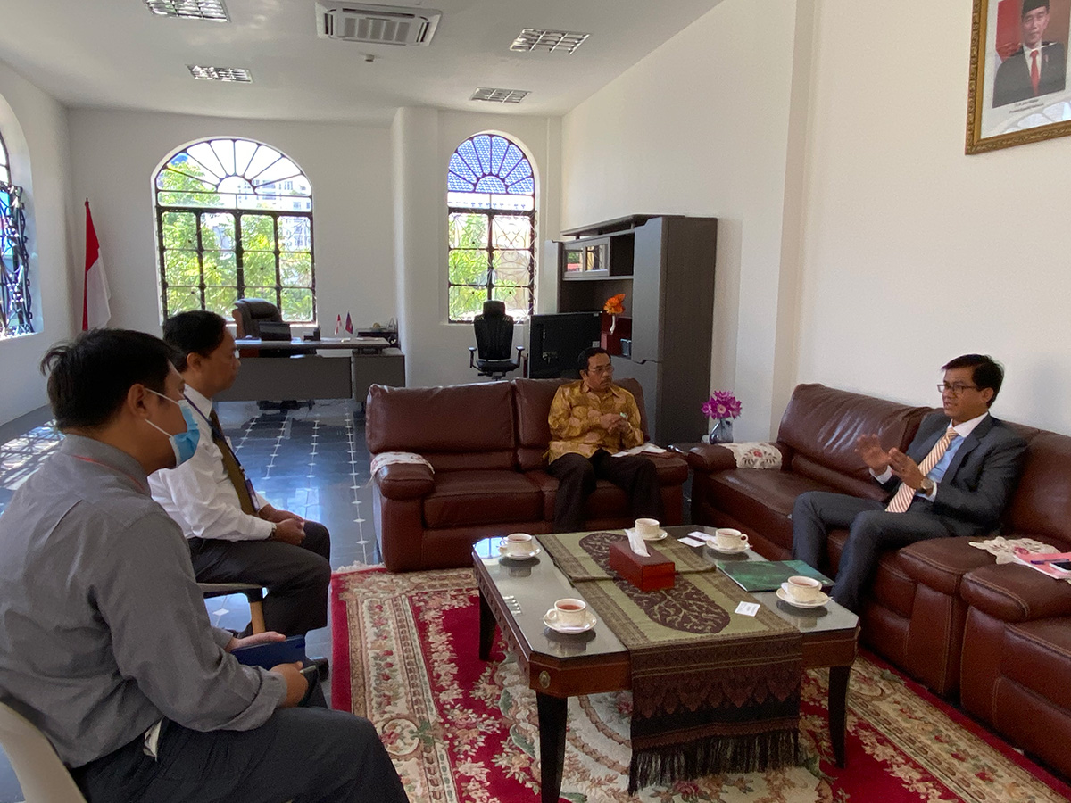 The Ambassador of Indonesia to Cambodia received IRRI’s Regional Representative for Southeast Asia