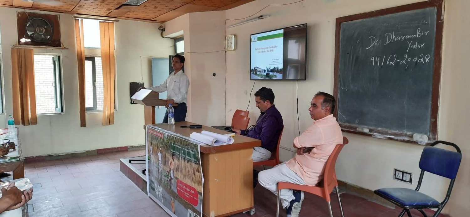 Farmers in Haryana attend training on innovative technologies that conserve water and reduce production costs